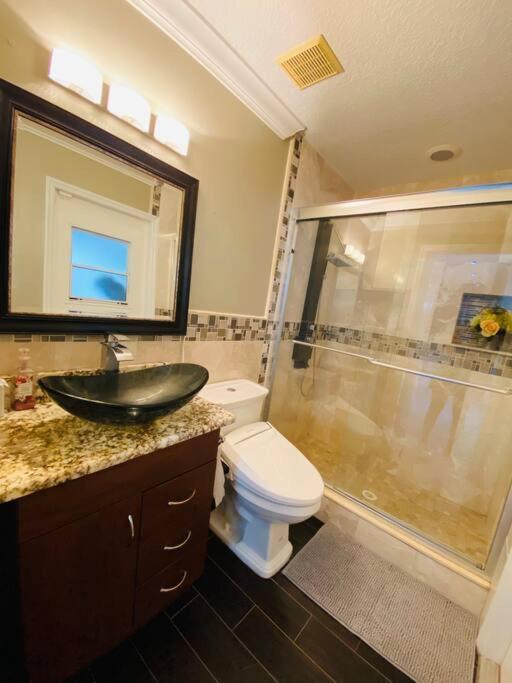 Peaceful 5-bedroom House With Pool! *