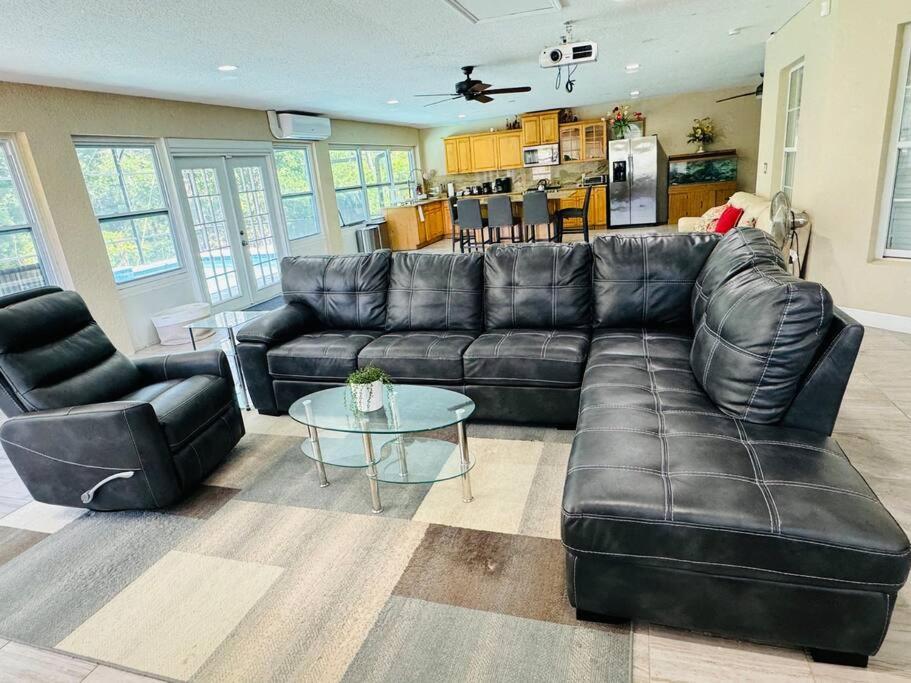Peaceful 5-bedroom House With Pool!