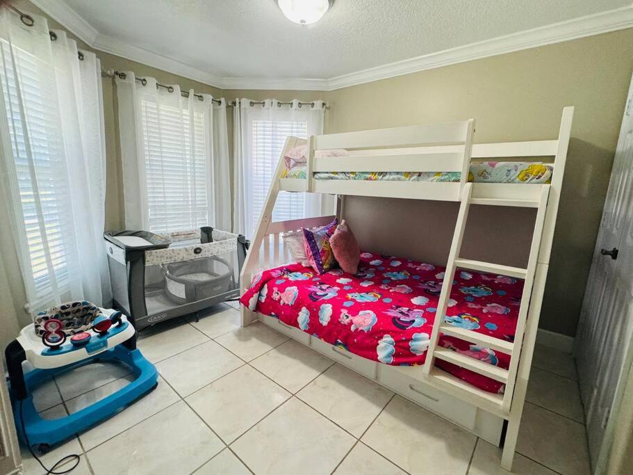 Holiday home Peaceful 5-bedroom House With Pool! Orlando