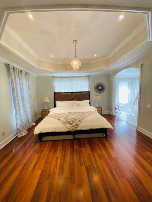Peaceful 5-bedroom House With Pool! * Orlando