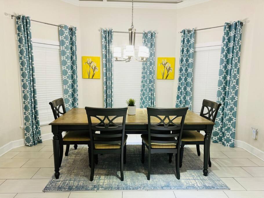 Holiday home Peaceful 5-bedroom House With Pool! *