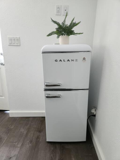 Private Efficiency Apartment *