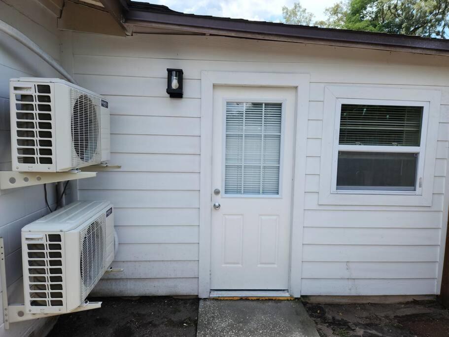 Private Efficiency Apartment *