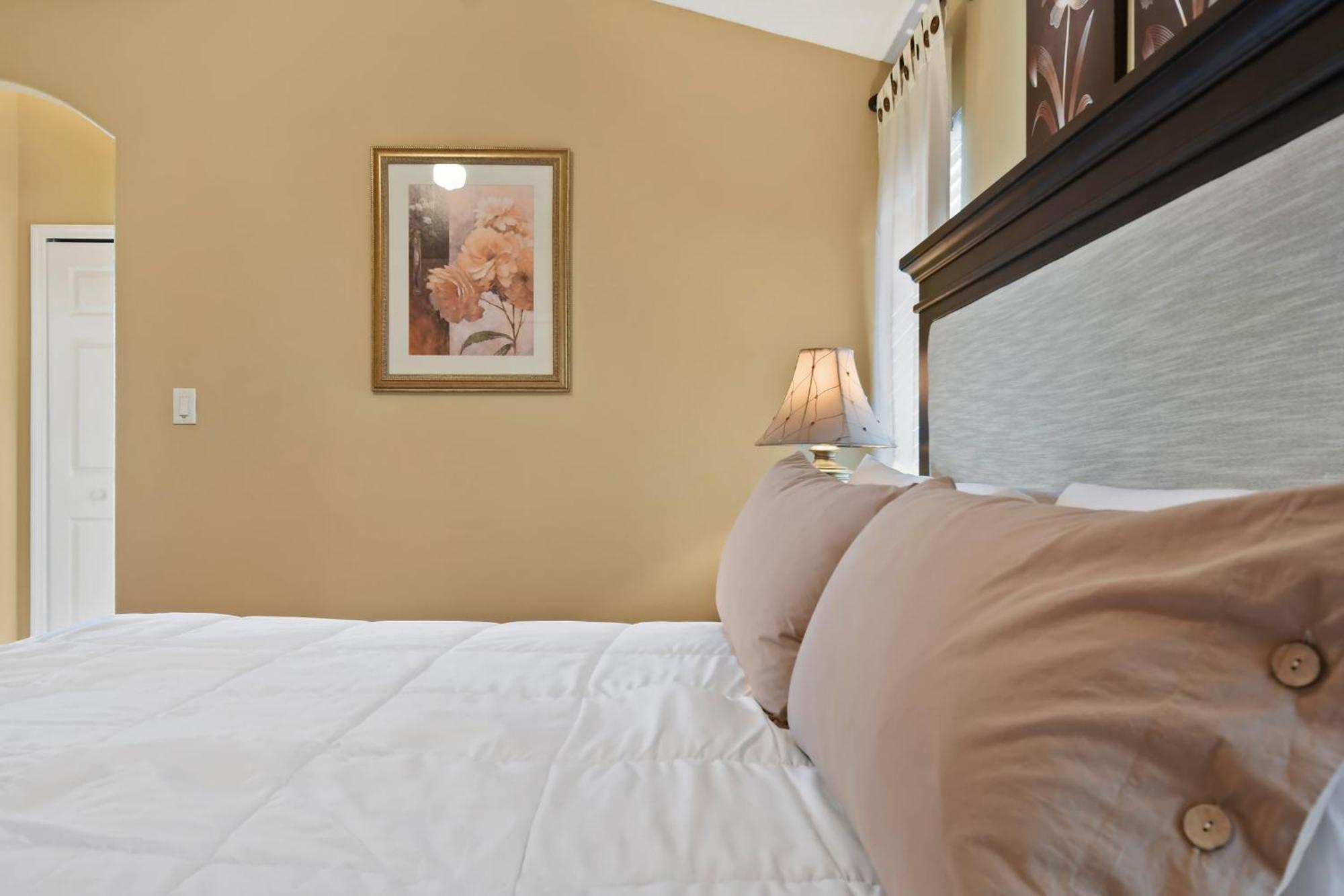 Stunning 5 Bedrooms Pool Home-game Orlando