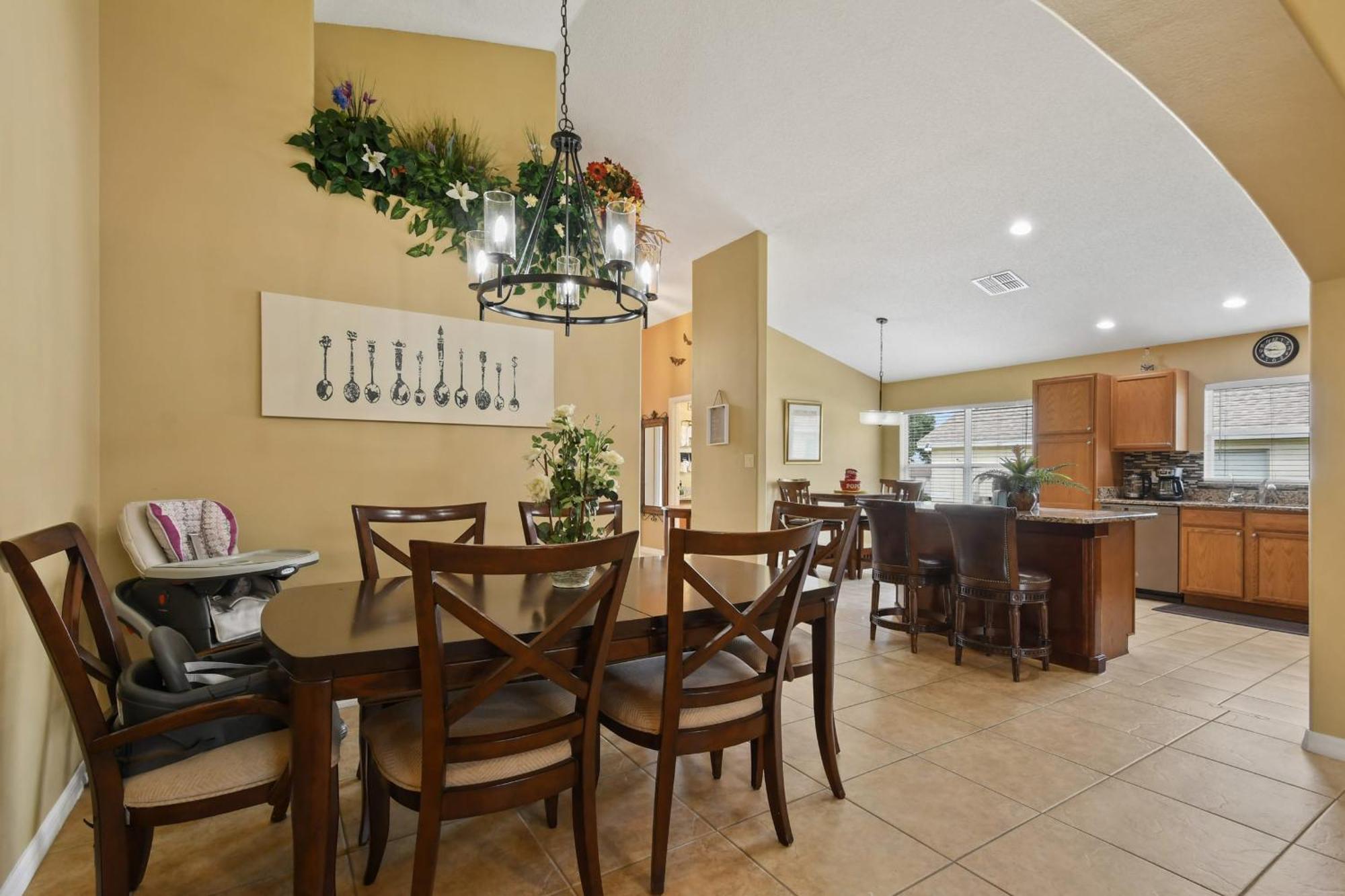 Stunning 5 Bedrooms Pool Home-game *