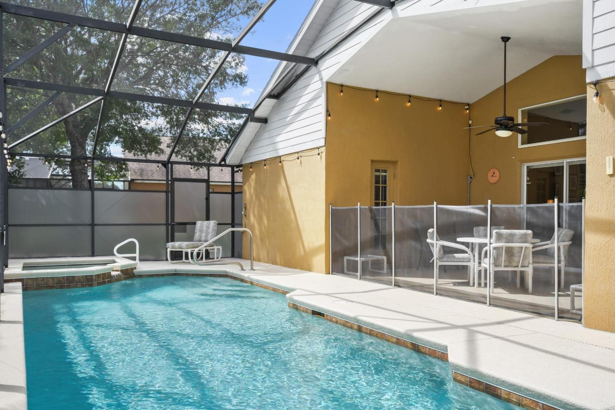 Stunning 5 Bedrooms Pool Home-game