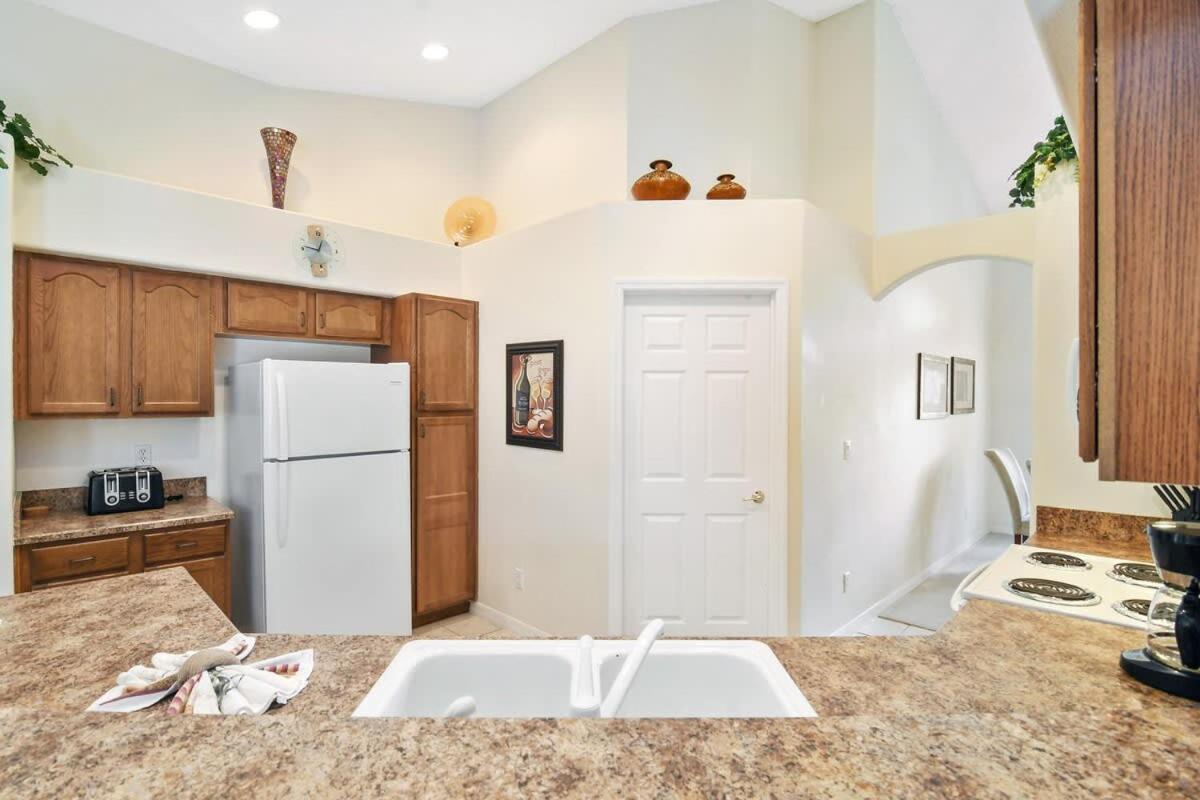 4 Bedroom House South Facing Pool Game *
