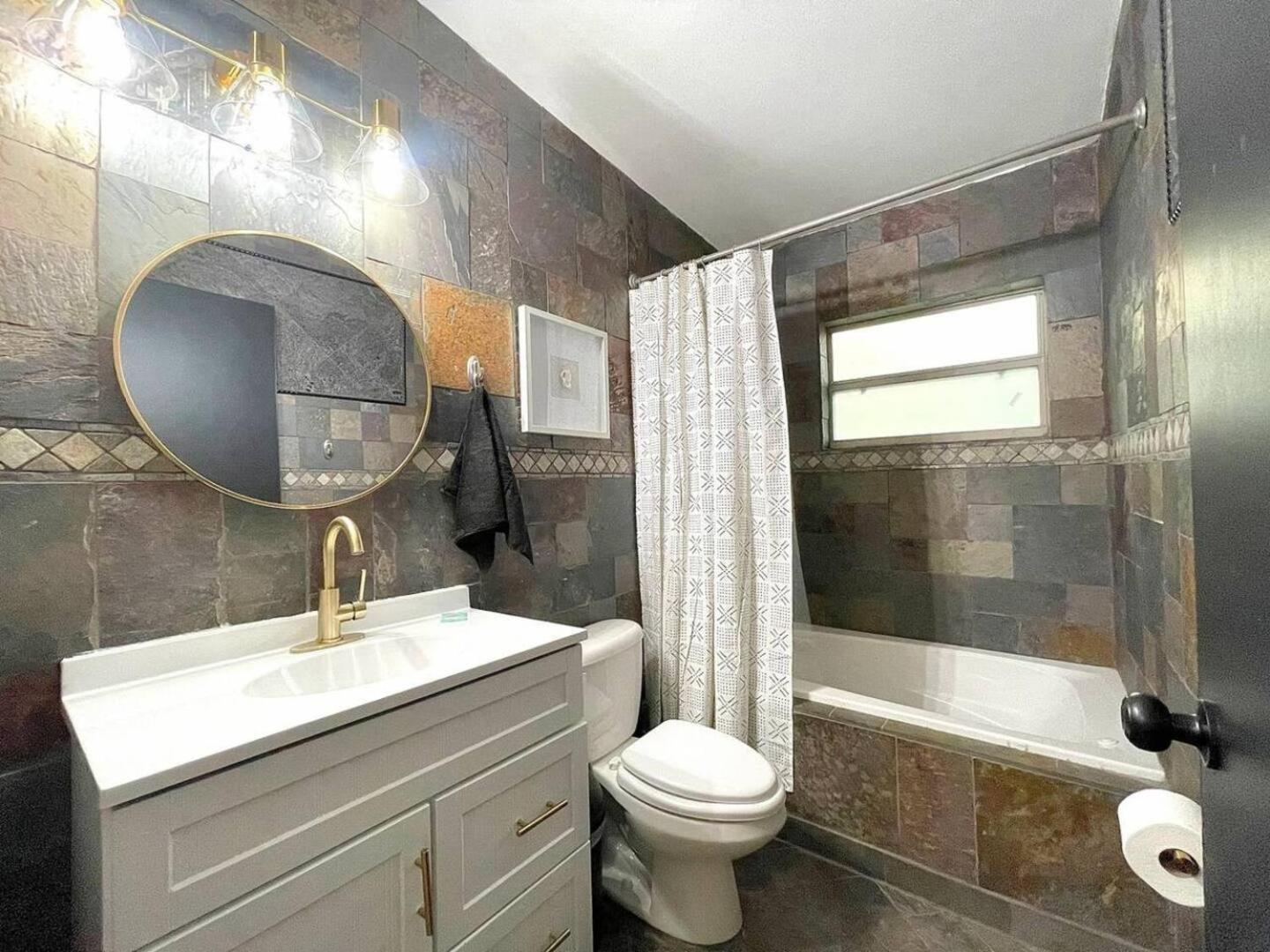Holiday home Pet-friendly 3br 20 Min To Mco & *
