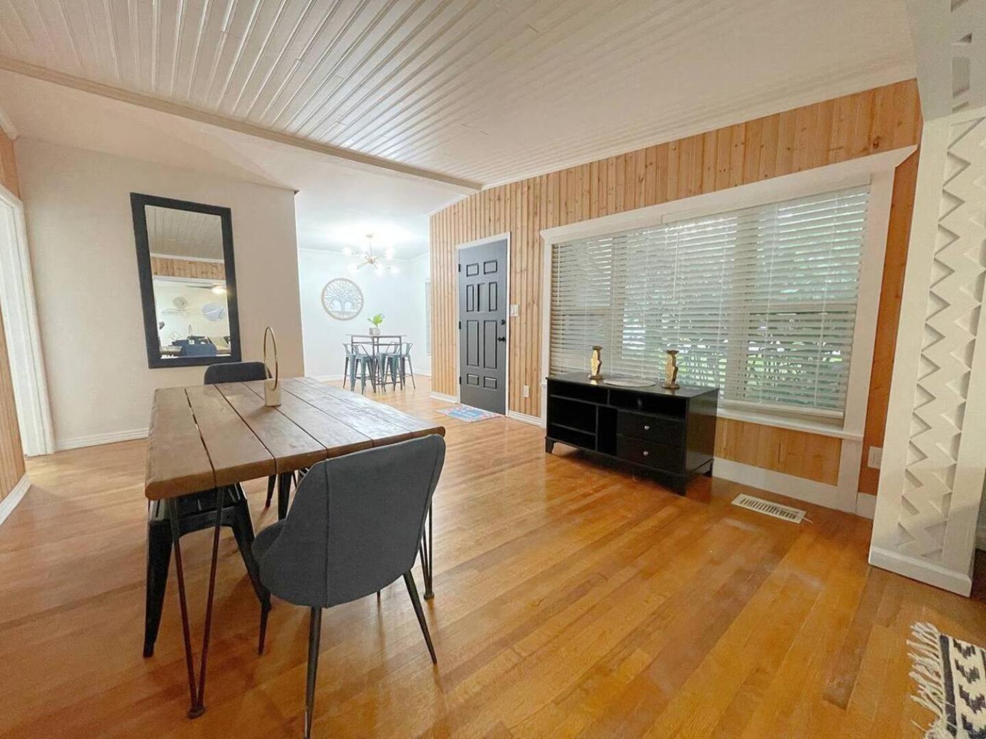 Pet-friendly 3br 20 Min To Mco & Holiday home