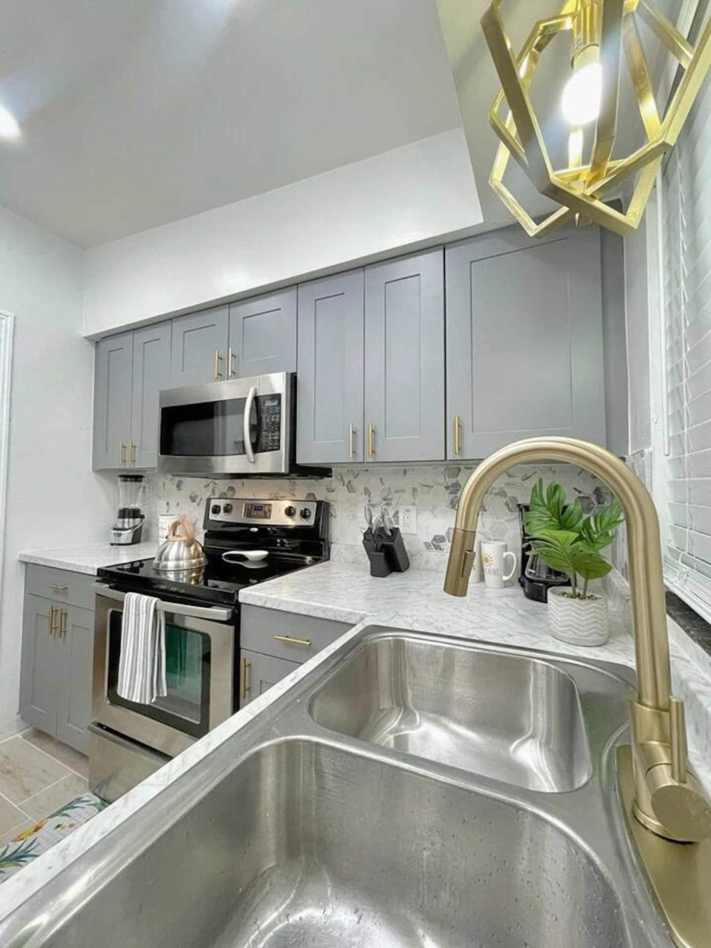 Pet-friendly 3br 20 Min To Mco & Holiday home Orlando