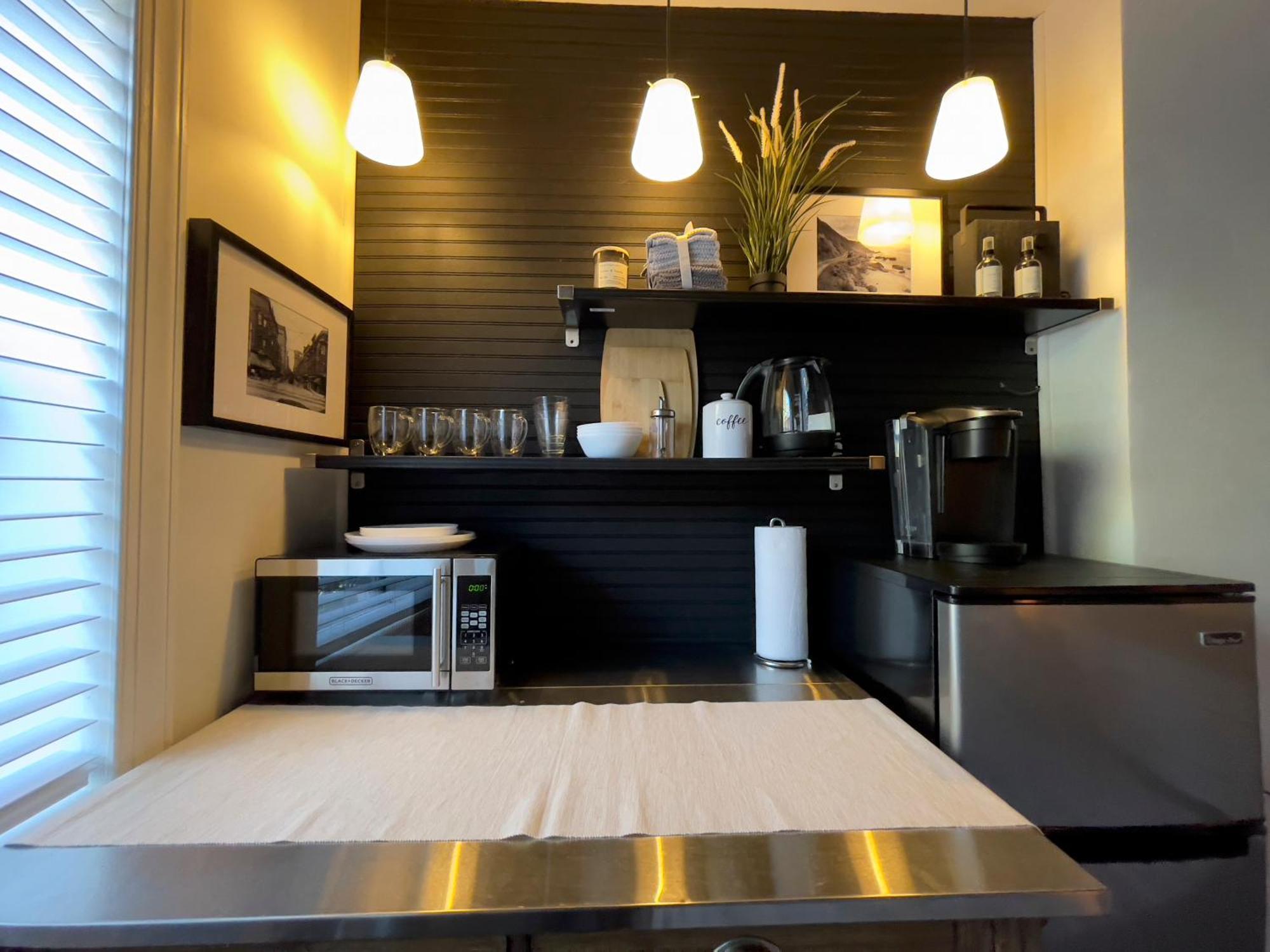 Lovely Spacious In Mills 50 District Guest house *