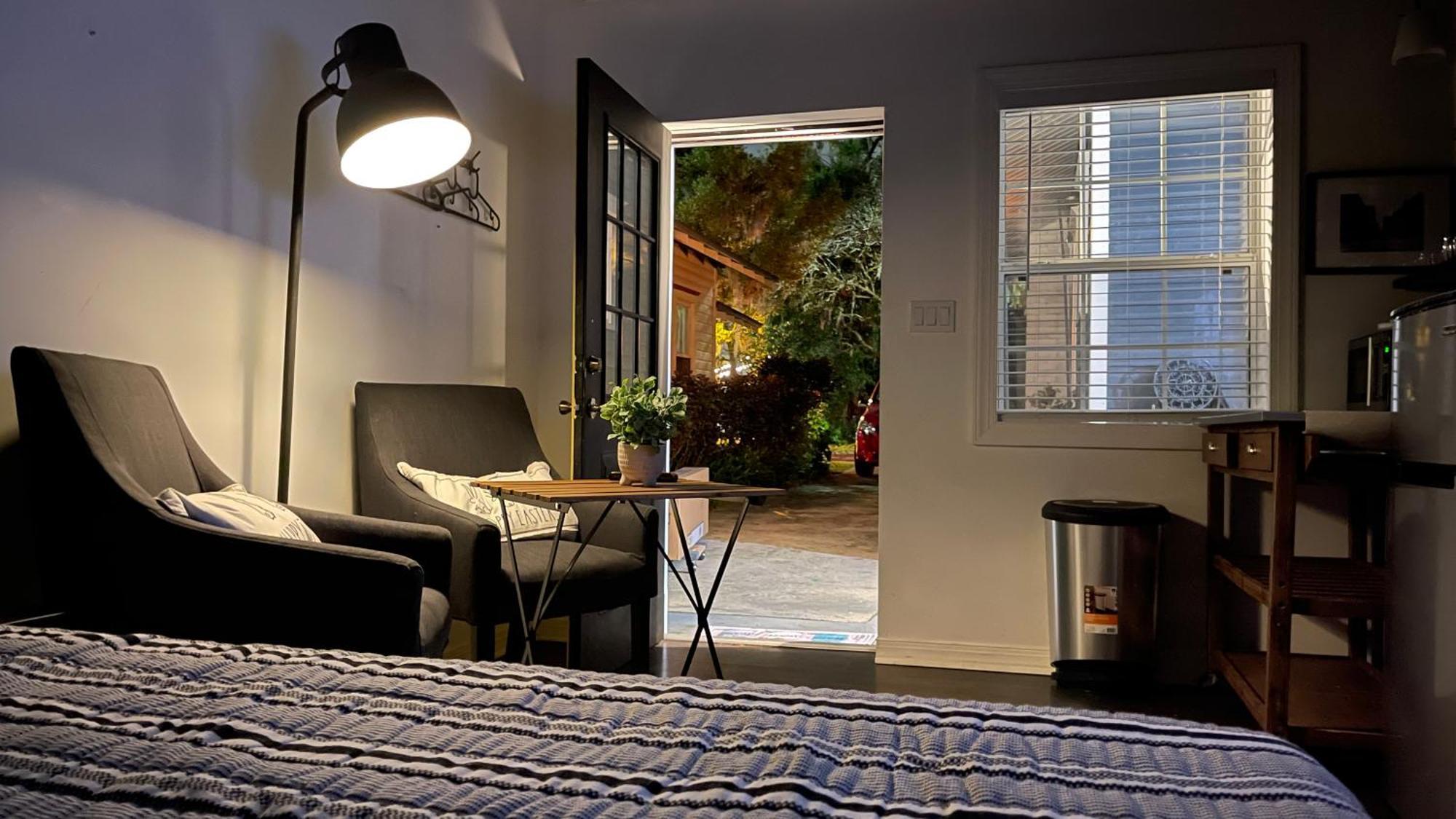 Guest house Lovely Spacious In Mills 50 District