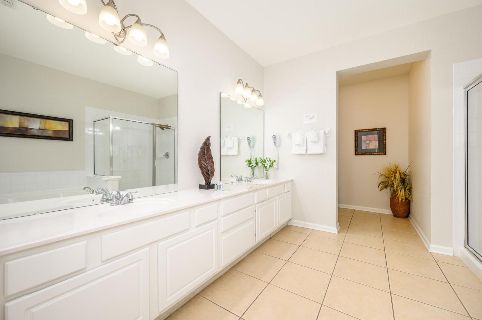 Premium View Condo, Vista Cay - 1002 Apartment
