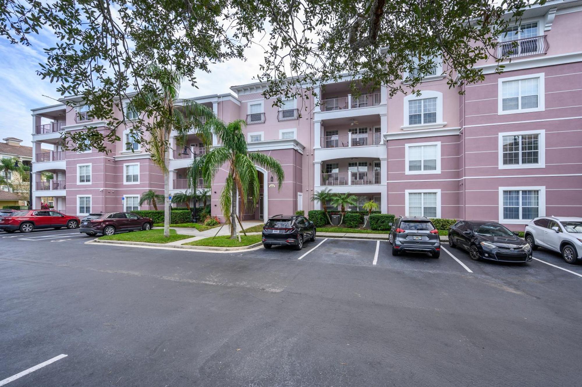 Apartment Premium View Condo, Vista Cay - 1002
