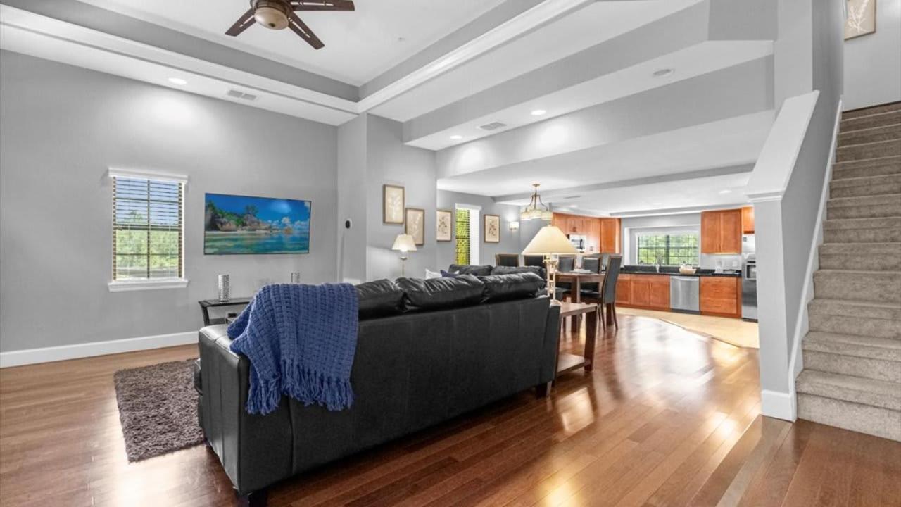 Spring Break Escape! Renovated Townhome By Disney! Holiday home