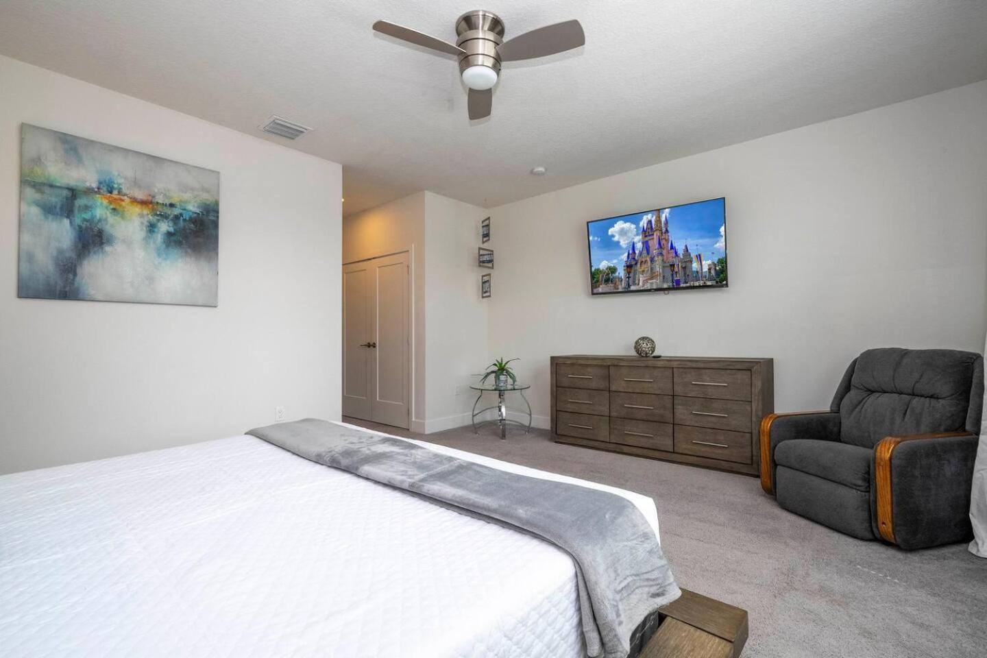 Comfortable Near & Private Pool 17414 Holiday home Orlando
