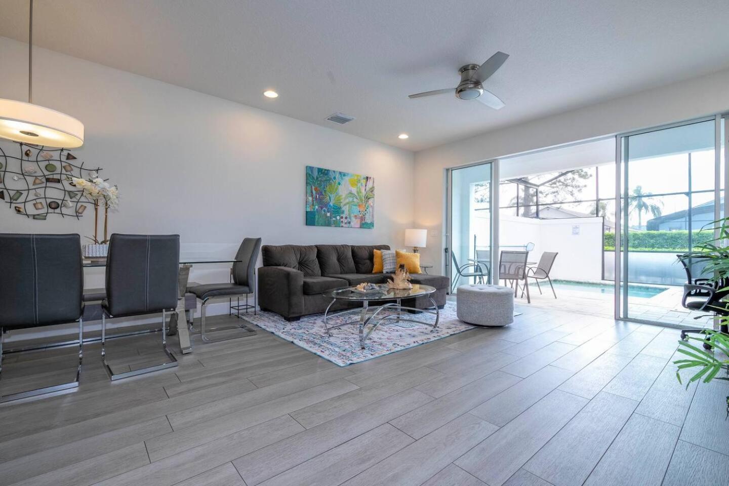 Comfortable Near & Private Pool 17414