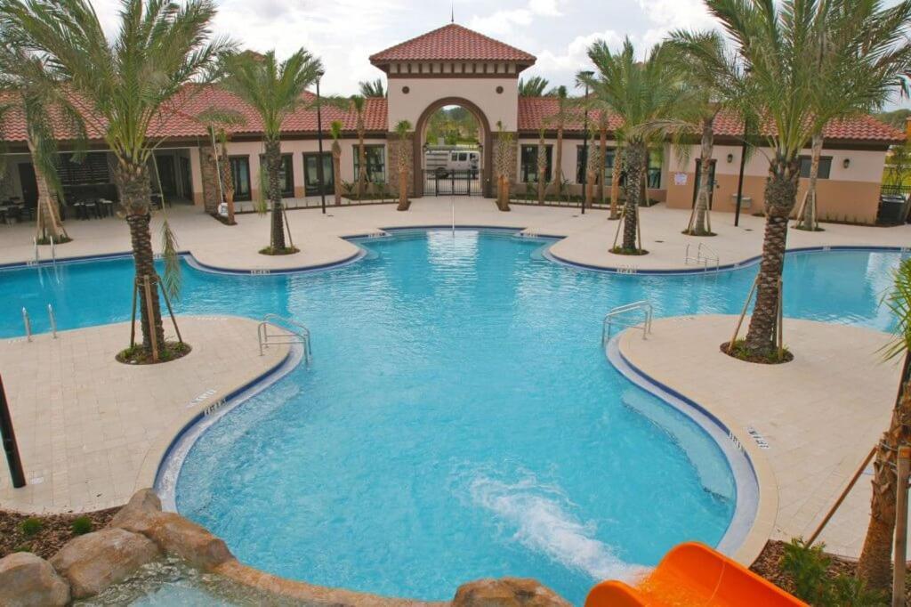 5 Bedrooms - 4,5 Bathrooms - Solterra 4618 Td