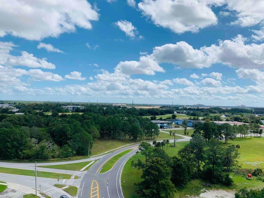 Walking Distance From Universal One Bedroom *