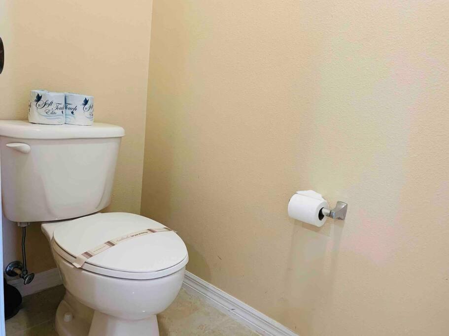 Walking Distance From Universal One Bedroom Apartment