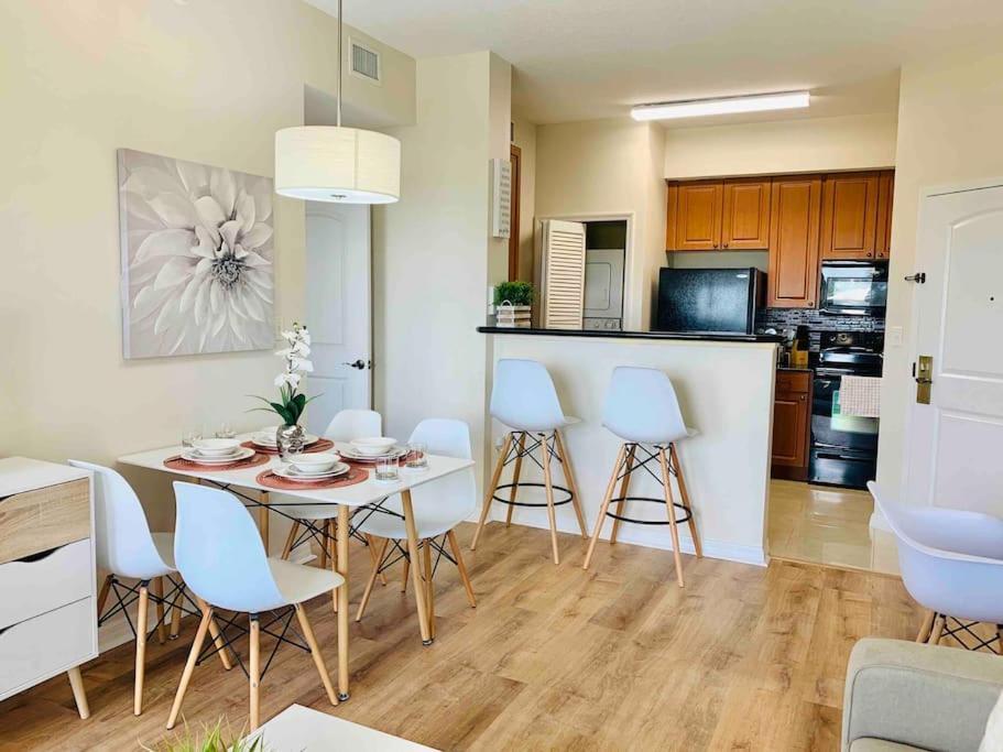 Walking Distance From Universal One Bedroom Orlando