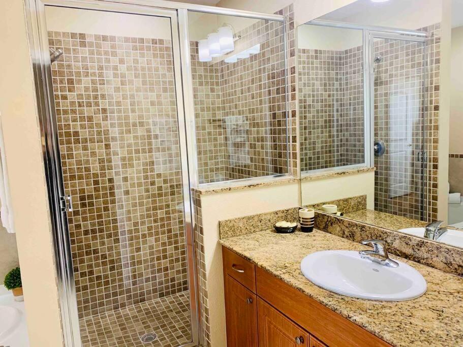 Walking Distance From Universal One Bedroom Orlando