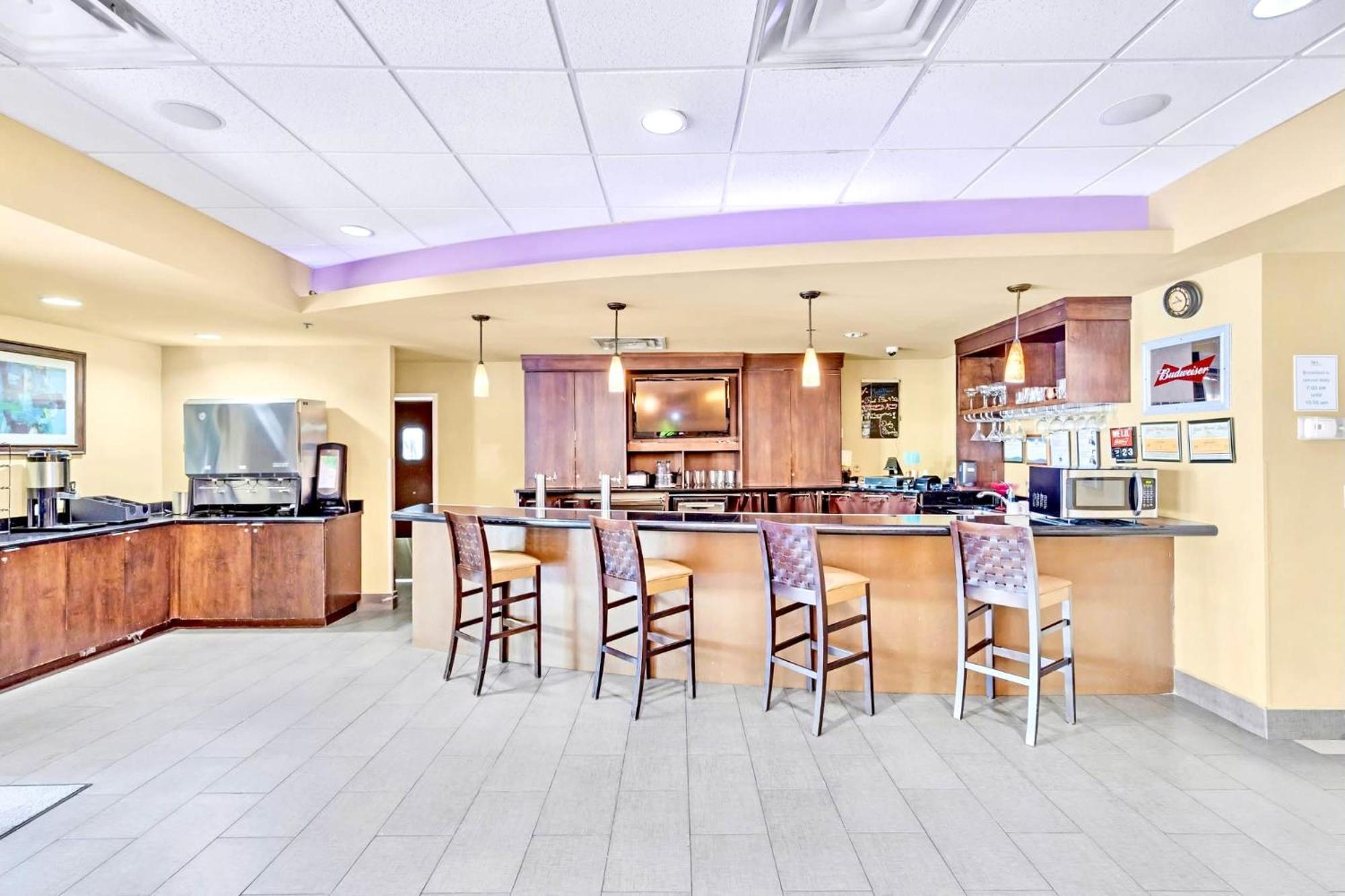 Apartment Near Universal With Pool