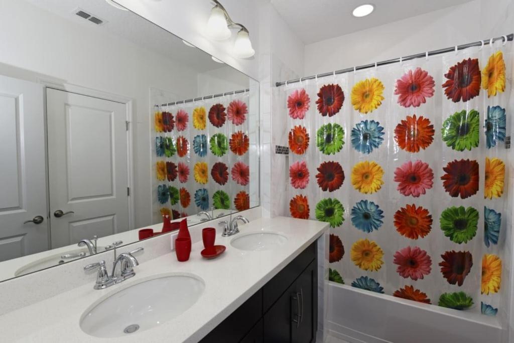 - Festival 3 Holiday home