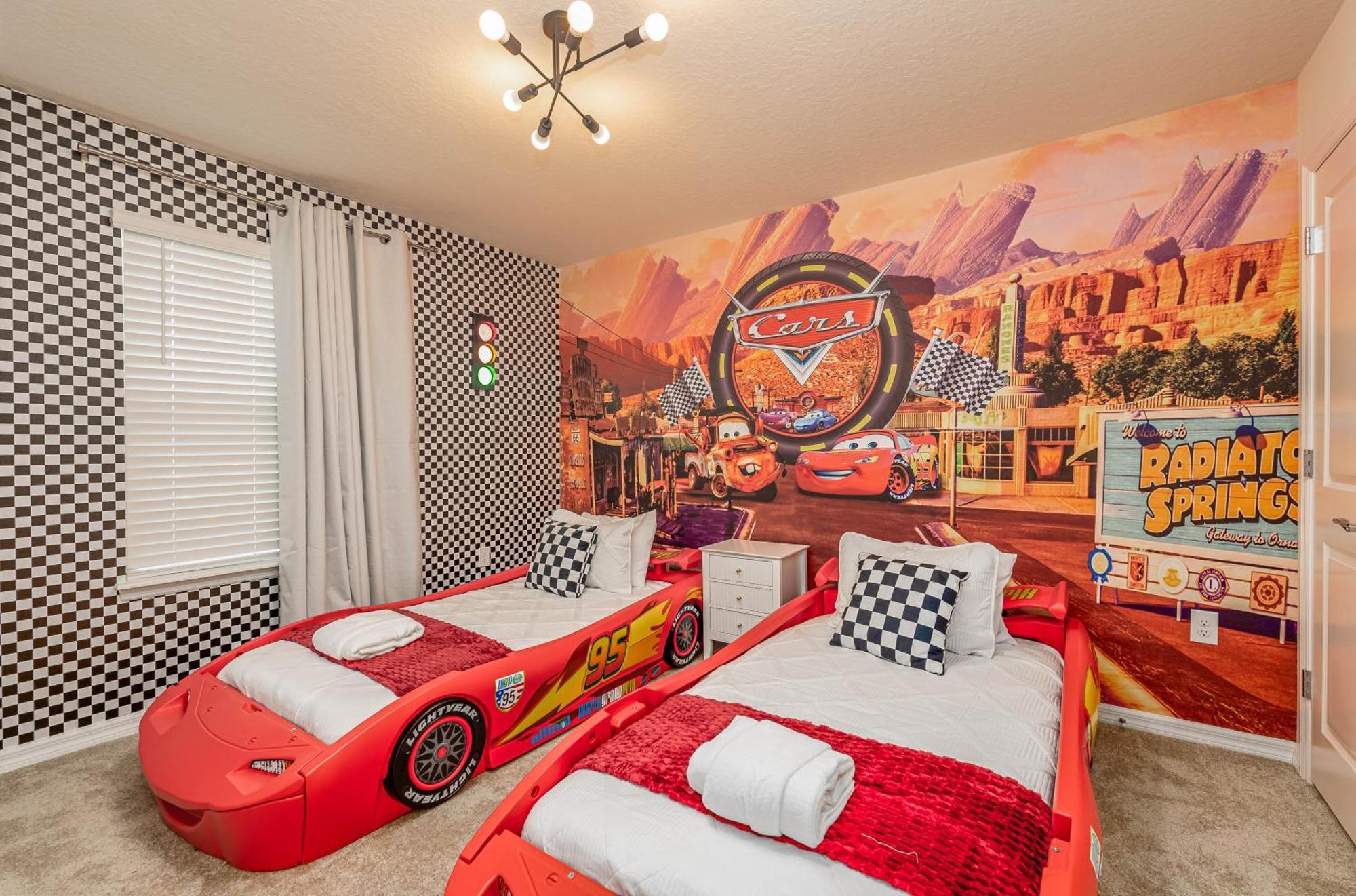 *special Offer* Brand New With Themed * Orlando