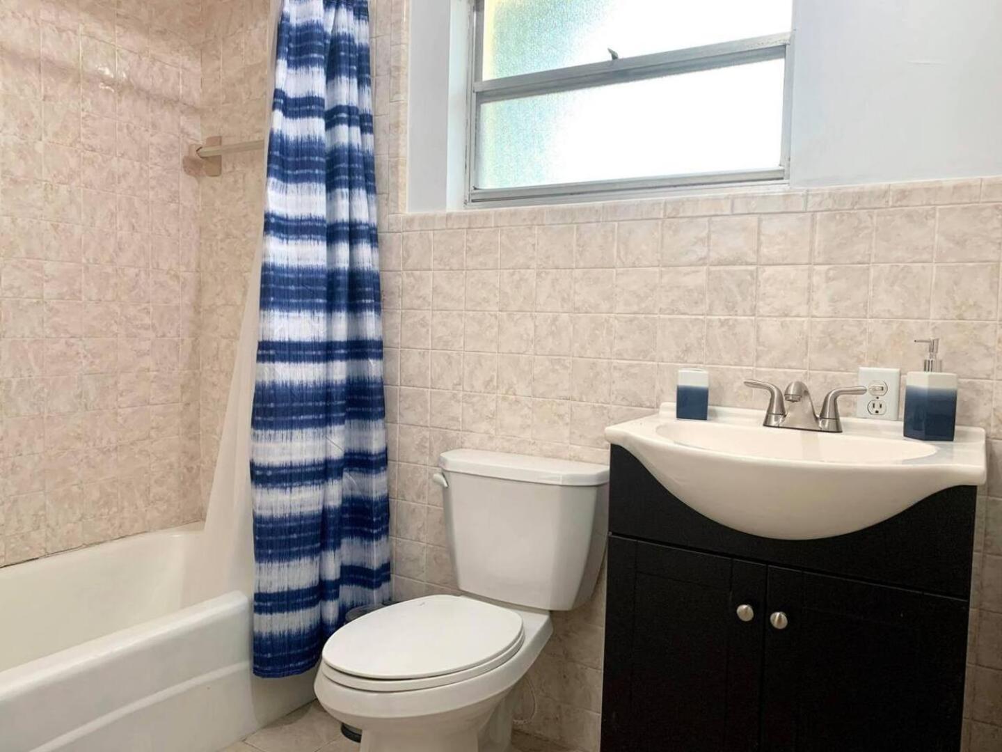 Holiday home 2Br Getaway Pets Ok 20 Min To Airport