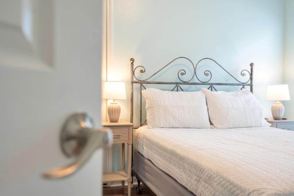 Relaxing Retreat With Pool And Movie Theater Orlando