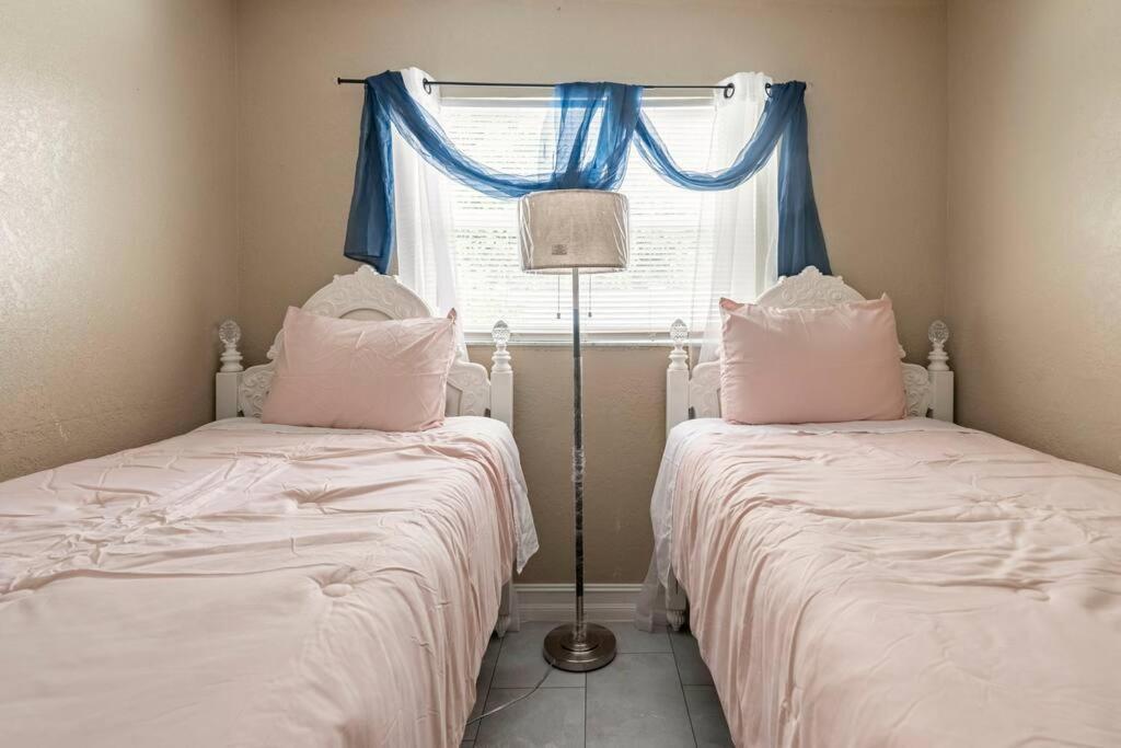 Modern 3bedroom 2 Bathroom Near Universal *