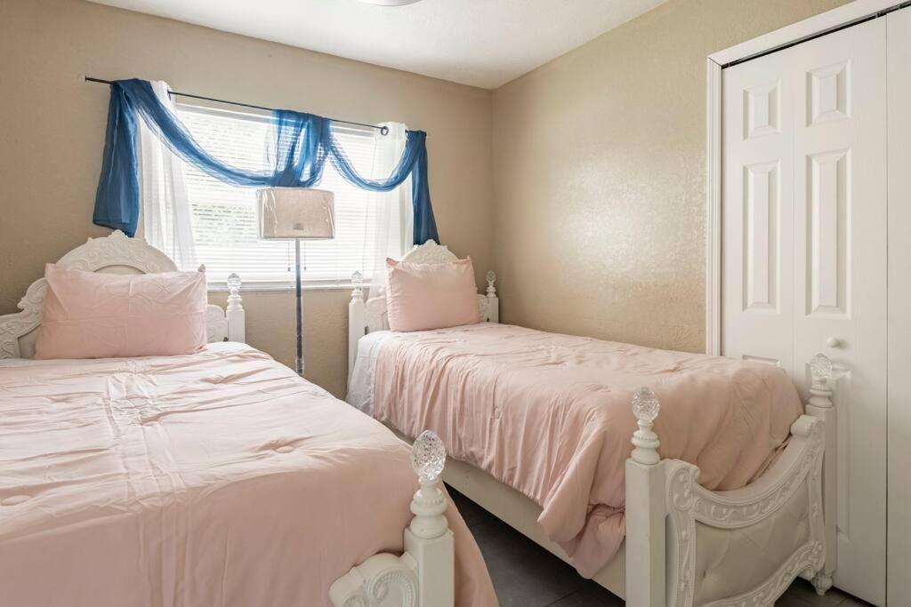 Modern 3bedroom 2 Bathroom Near Universal Holiday home *
