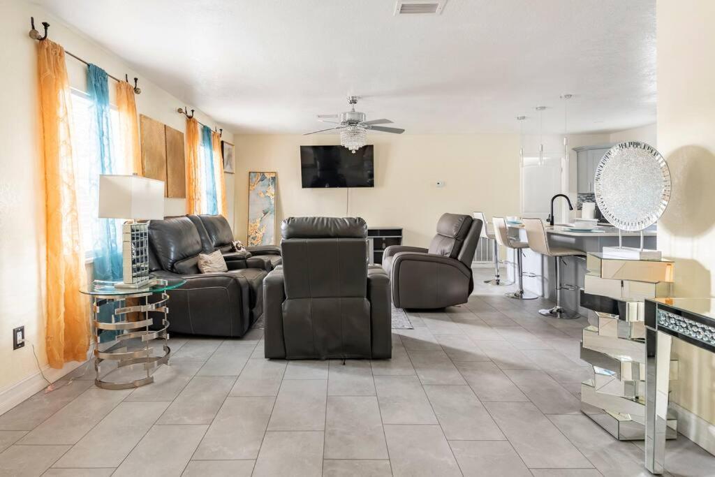 Holiday home Modern 3bedroom 2 Bathroom Near Universal *