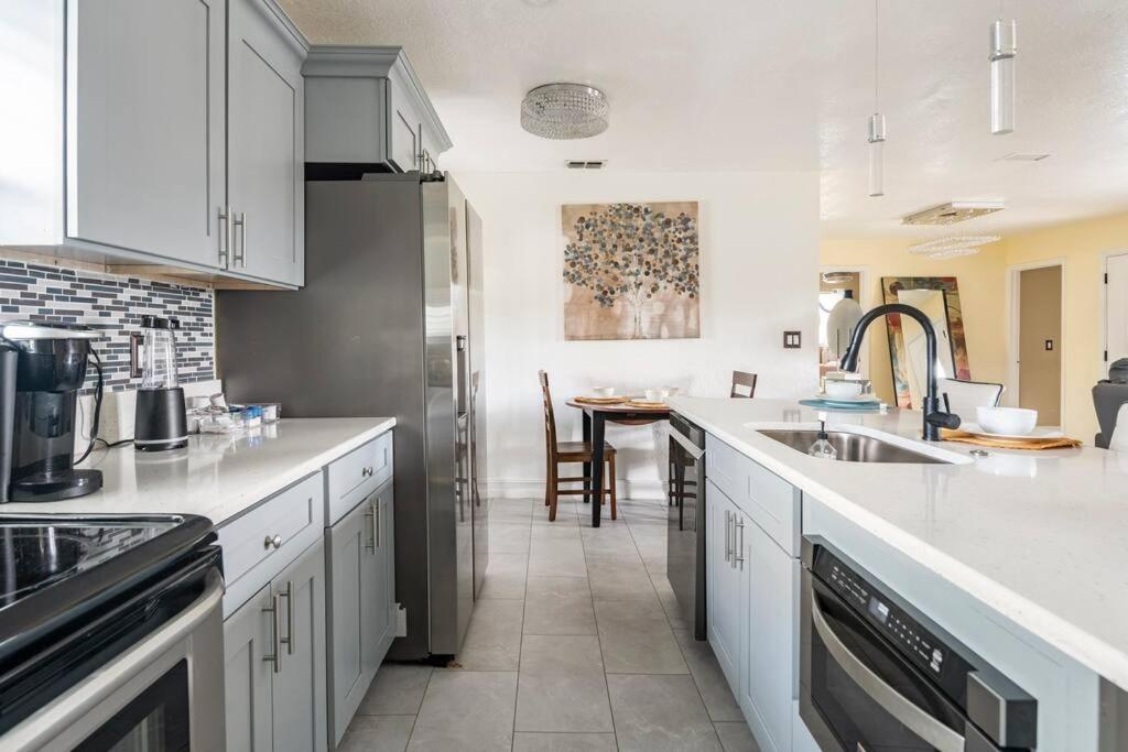 Modern 3bedroom 2 Bathroom Near Universal