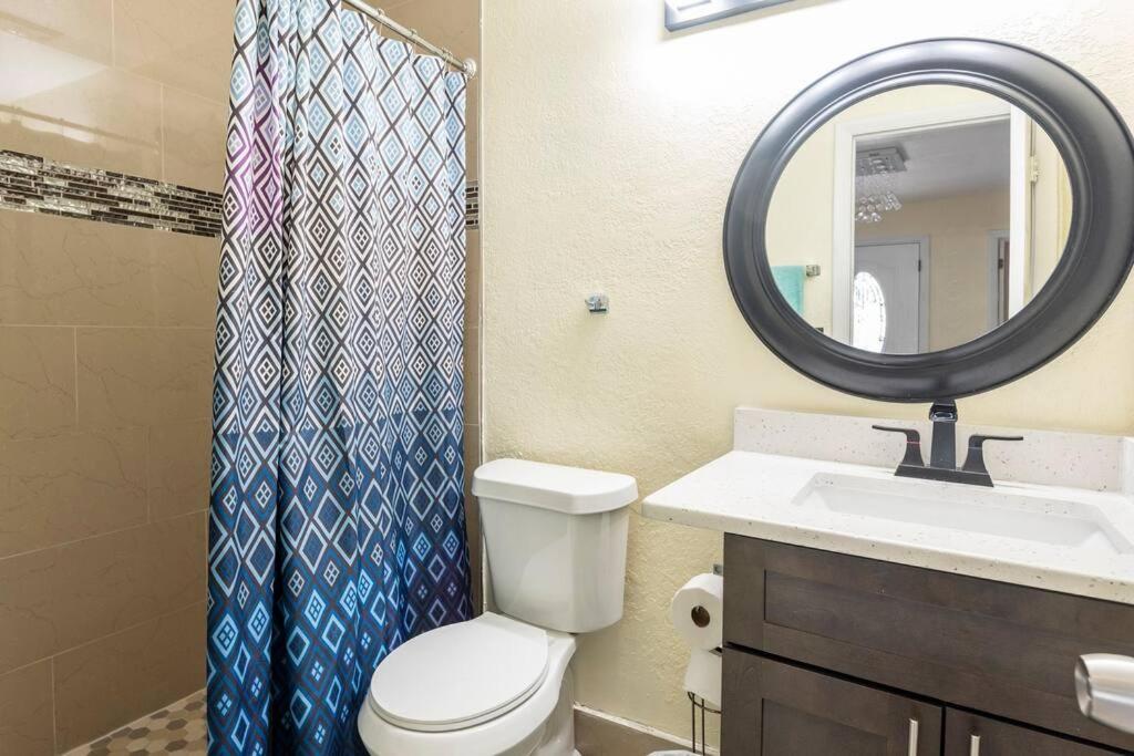 Modern 3bedroom 2 Bathroom Near Universal Holiday home *