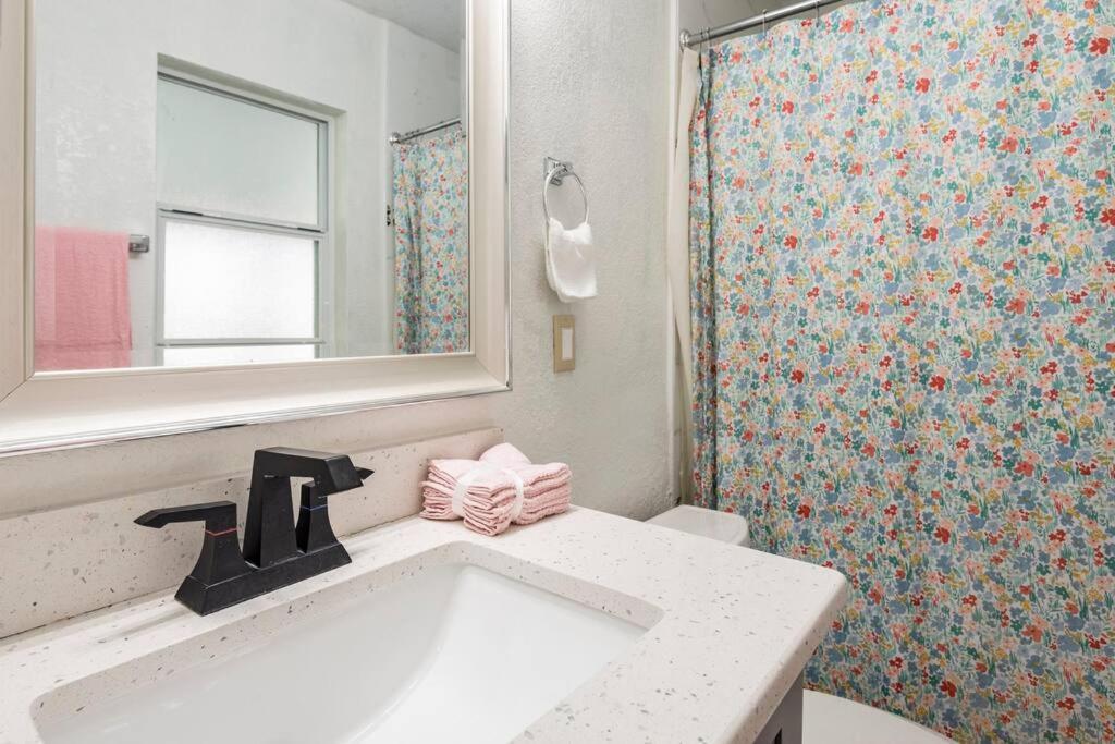 Modern 3bedroom 2 Bathroom Near Universal Holiday home Orlando