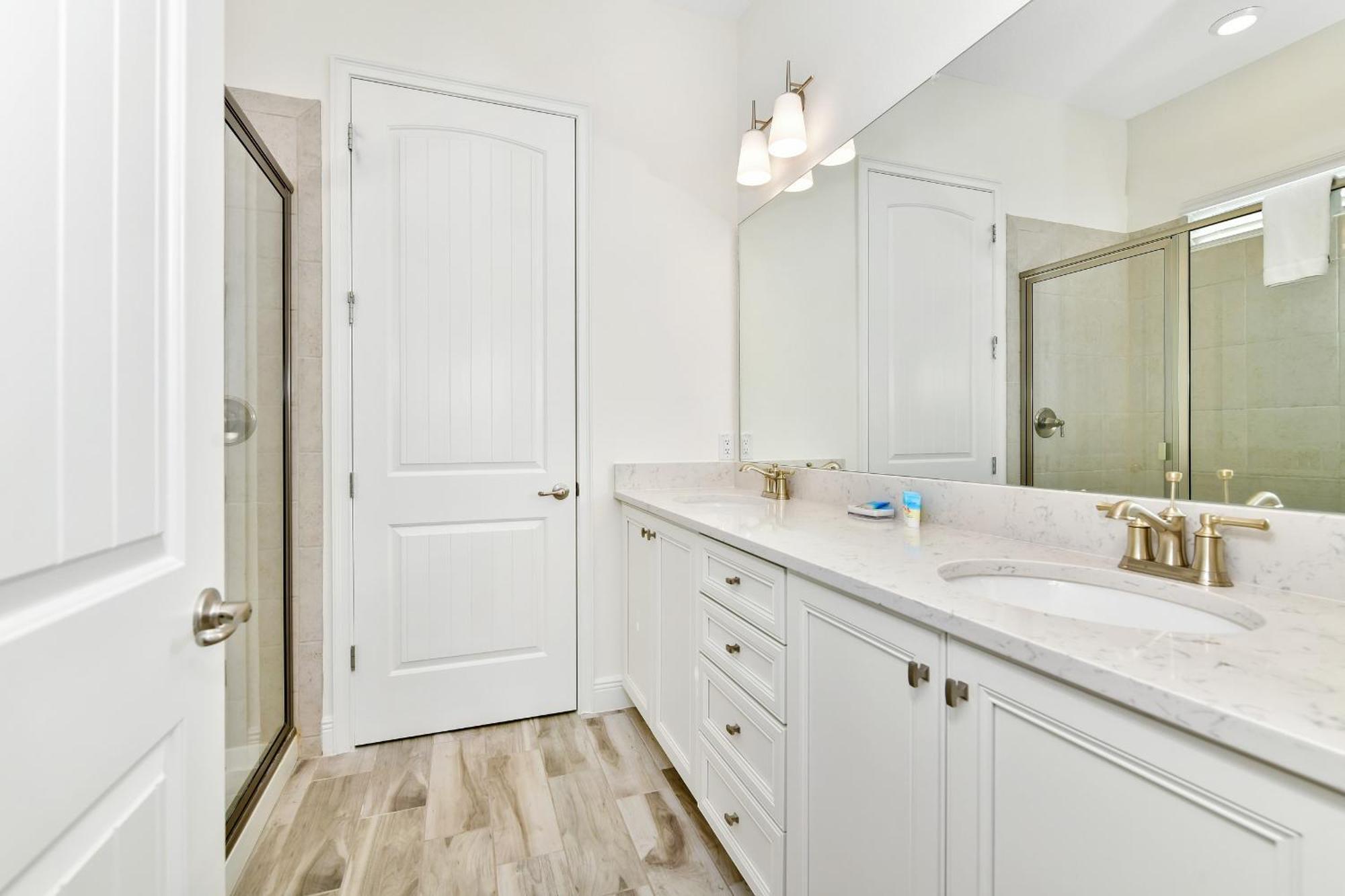Pink Near With Margaritaville Access - 8141su