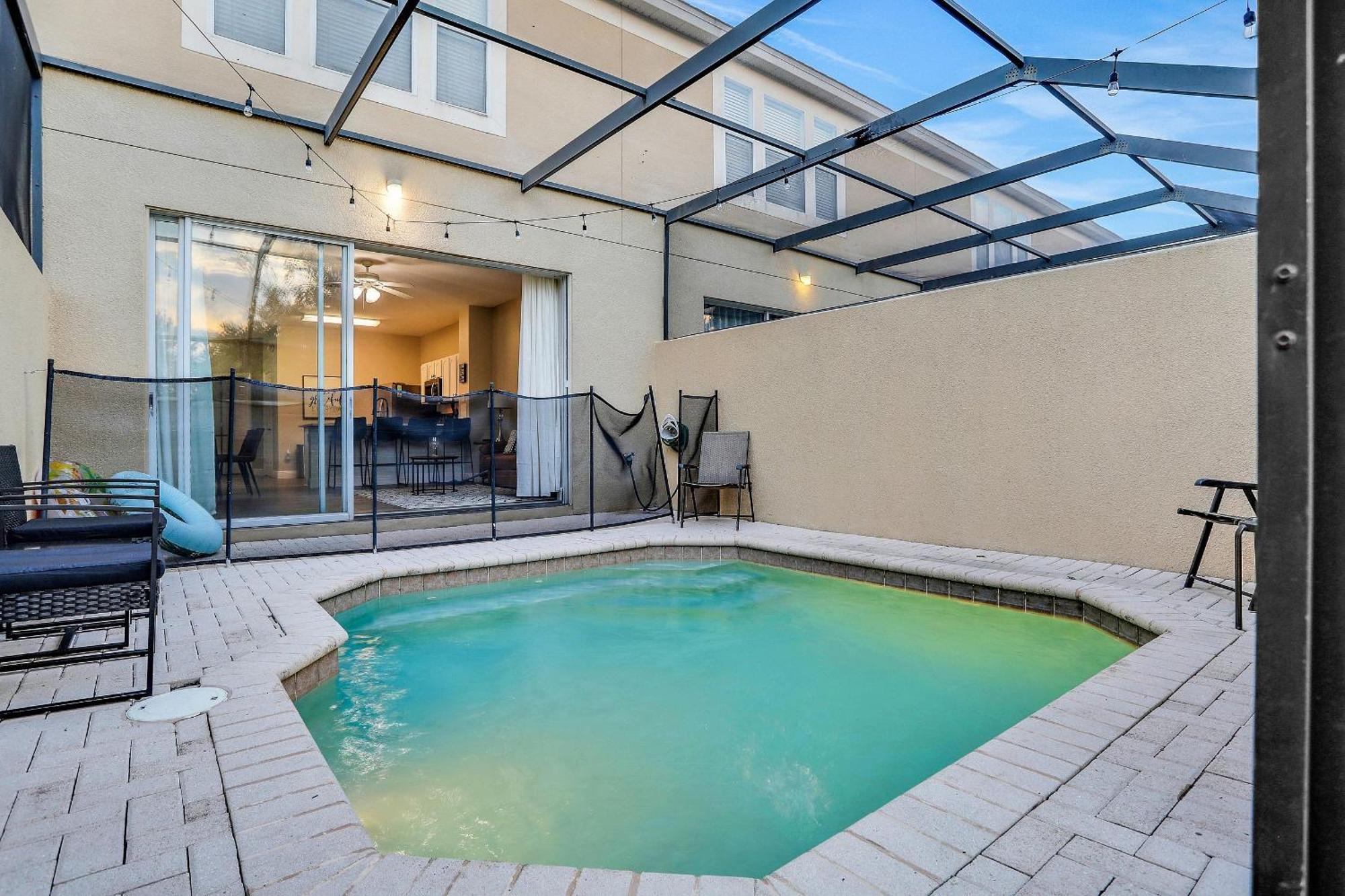 2517 - 3q3b Windsor Hills 10 Min * Orlando