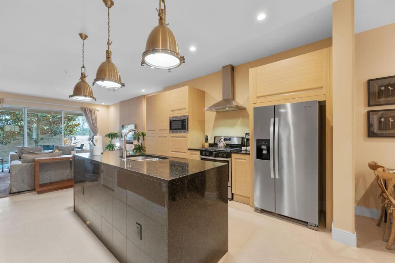 Luxury 4br Townhouse Next To 3175 *