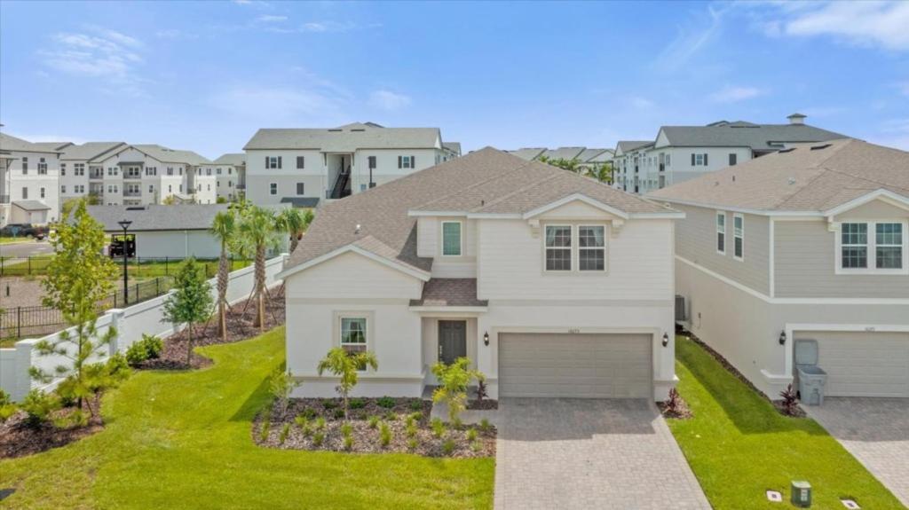 8 Bedrooms- 6 Bathrooms- Windsor Cay 16275sk Holiday home *