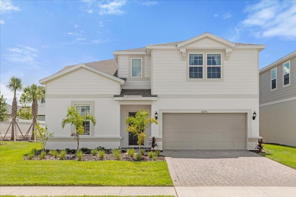 Holiday home 8 Bedrooms- 6 Bathrooms- Windsor Cay 16275sk *