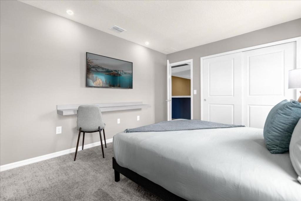 8 Bedrooms- 6 Bathrooms- Windsor Cay 16275sk Orlando