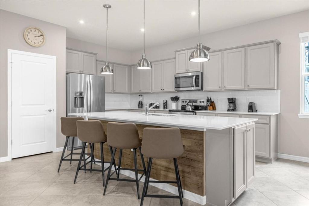 Holiday home 8 Bedrooms- 6 Bathrooms- Windsor Cay 16275sk Orlando