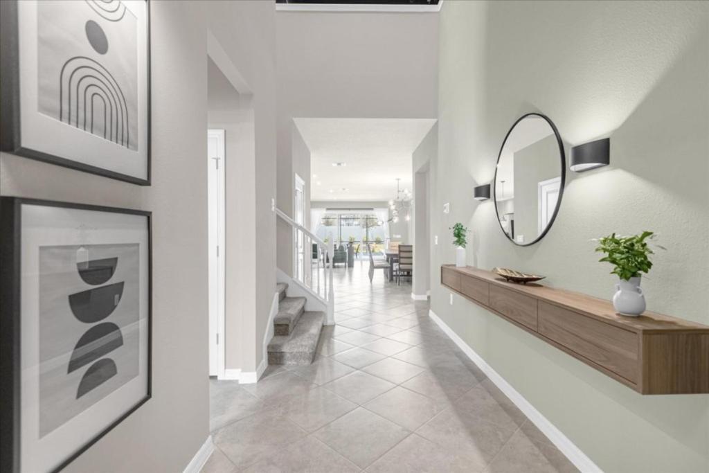 8 Bedrooms- 6 Bathrooms- Windsor Cay 16275sk Holiday home *