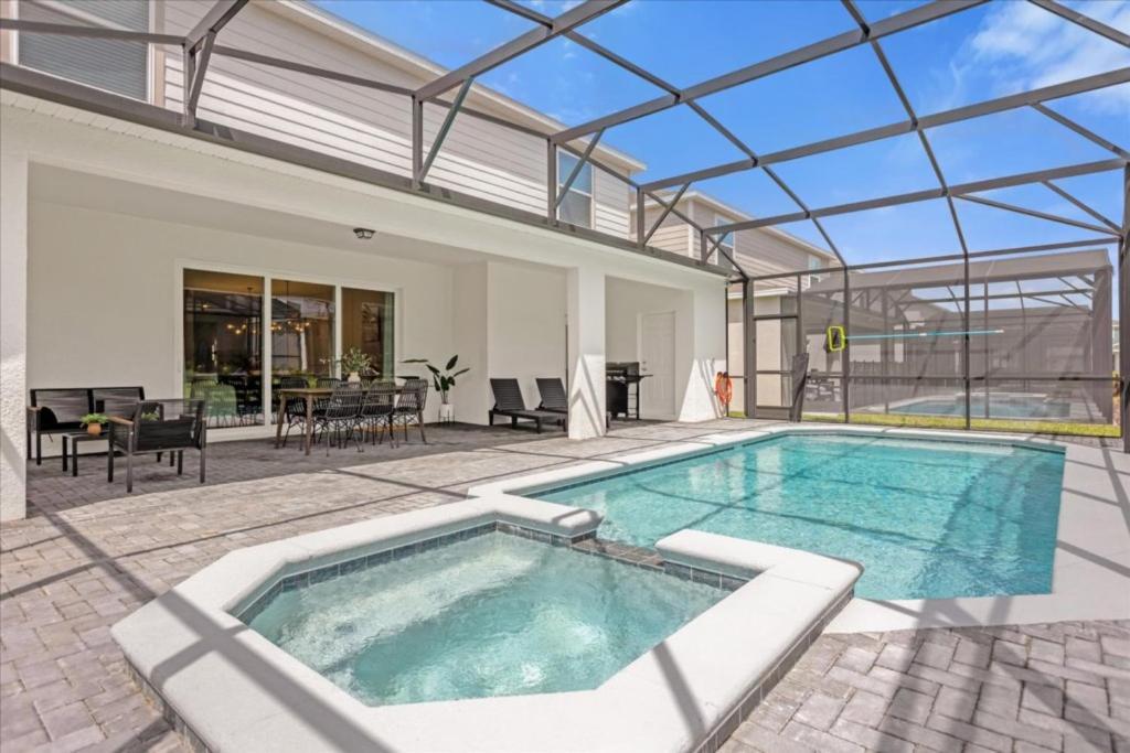 10 Bedrooms- 8 Bathrooms- Windsor Cay 16340 Sk * Orlando