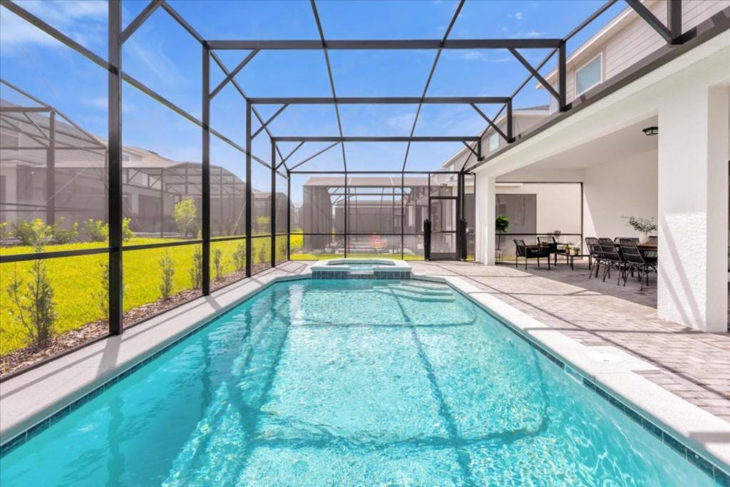 10 Bedrooms- 8 Bathrooms- Windsor Cay 16340 Sk Orlando