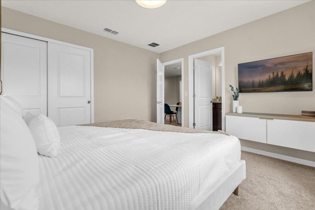 10 Bedrooms- 8 Bathrooms- Windsor Cay 16340 Sk Holiday home Orlando