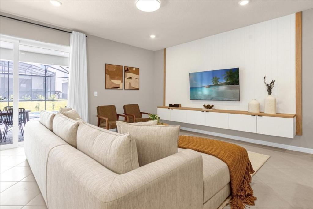 Holiday home 10 Bedrooms- 8 Bathrooms- Windsor Cay 16340 Sk Orlando