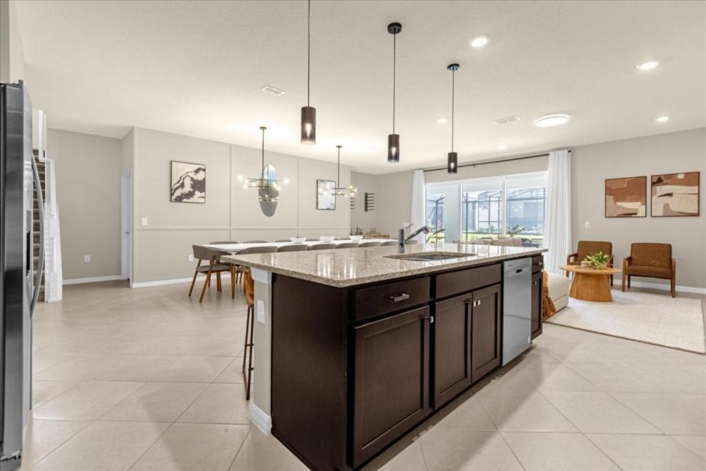 10 Bedrooms- 8 Bathrooms- Windsor Cay 16340 Sk Orlando